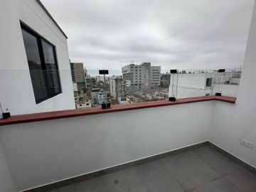 VENDO DUPLEX EN SURQUILLO CON 4 DORMITORIOS