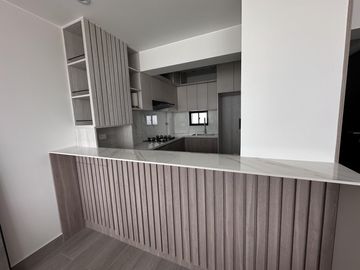 VENDO DUPLEX EN SURQUILLO CON 4 DORMITORIOS