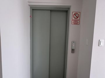 VENDO DUPLEX EN SURQUILLO CON 4 DORMITORIOS