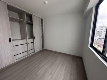 VENDO DUPLEX EN SURQUILLO CON 4 DORMITORIOS