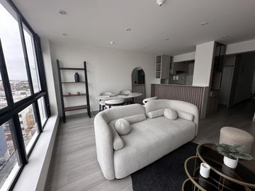 VENDO DUPLEX EN SURQUILLO CON 4 DORMITORIOS