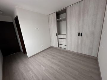 VENDO DUPLEX EN SURQUILLO CON 4 DORMITORIOS