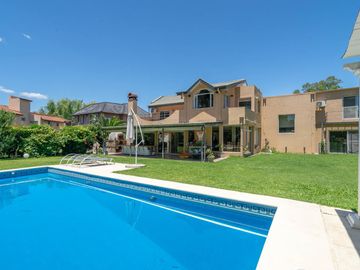 Casa en Nautico Escobar