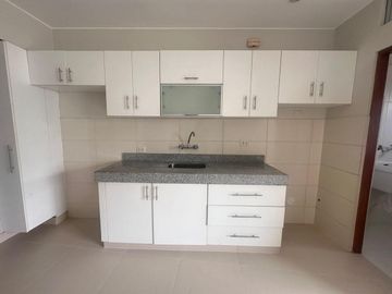 VENDO DEPARTAMENTO EN SAN BARTOLO CON COCHERA