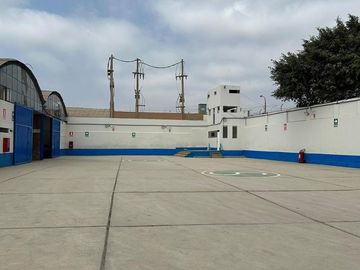 ALQUILO ALMACEN EN EL CALLAO, EN NESTOR GAMBETA 2,220 m2