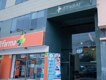 OFICINAS EN ALQUILER EN SURQUILLO, FRENTE AL METRO DE ARAMBURÚ