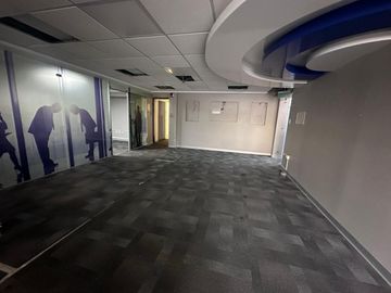 OFICINAS EN ALQUILER EN SURQUILLO, FRENTE AL METRO DE ARAMBURÚ