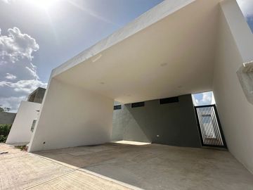 Casa en venta en Real Montejo, de Un piso, 3 rec, 3 baños, alberca