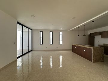 Casa en venta en Real Montejo, de Un piso, 3 rec, 3 baños, alberca