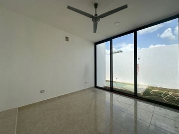 Casa en venta en Real Montejo, de Un piso, 3 rec, 3 baños, alberca