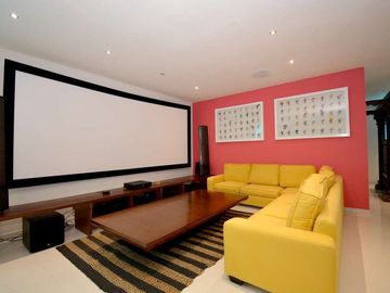 ÚNICA Y EXCEPCIONAL CASA DENTRO DE COMUNIDAD CERRADA