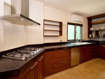 ÚNICA Y EXCEPCIONAL CASA DENTRO DE COMUNIDAD CERRADA