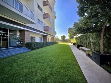 Departamento en Averanda Residencial: Jardín Privado, Amenidades de Lujo