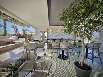 Departamento en Averanda Residencial: Jardín Privado, Amenidades de Lujo