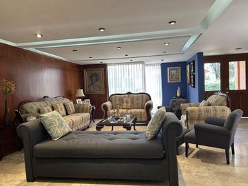 Casa en Venta para remodelar en Colinas del Bosque, Tlalpan