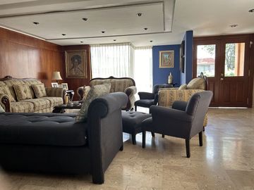 Casa en Venta para remodelar en Colinas del Bosque, Tlalpan