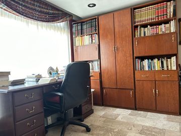Casa en Venta para remodelar en Colinas del Bosque, Tlalpan