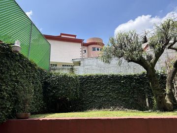 Casa en Venta para remodelar en Colinas del Bosque, Tlalpan