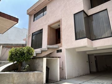 Casa en Venta para remodelar en Colinas del Bosque, Tlalpan