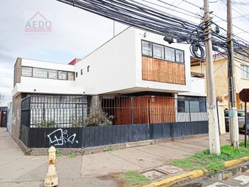 Se Vende Linda  Casa, estilo Contemporáneo, comuna Quillota