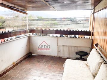Se Vende Linda  Casa, estilo Contemporáneo, comuna Quillota
