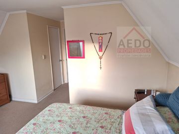 Se Vende Linda Casa Aislada de dos pisos, en Condominio Vall