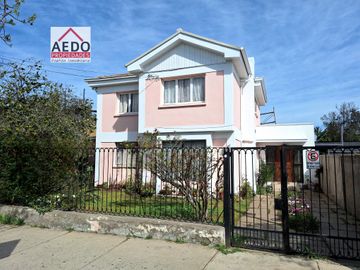 Se vende Linda Casa Estilo Colonial, comuna de Quillota