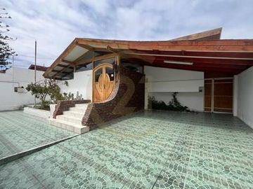 Casa grande en sector sur Iquique