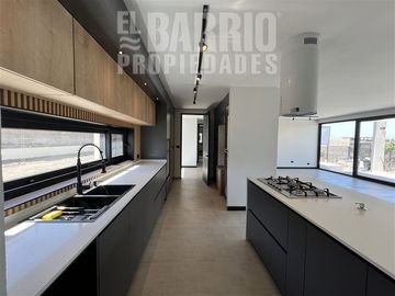 Casa en Venta en Chicureo / Piedra Roja