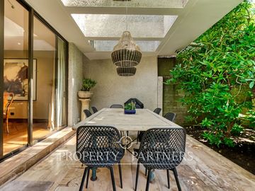 Mediterránea en Los Nogales con gran jardín