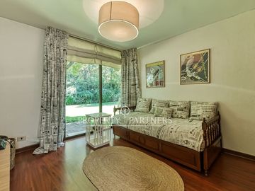 Mediterránea en Los Nogales con gran jardín