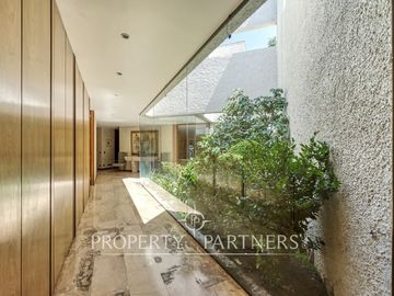 Mediterránea en Los Nogales con gran jardín