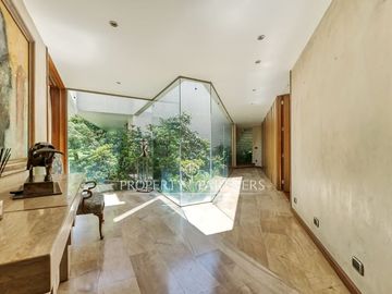 Mediterránea en Los Nogales con gran jardín