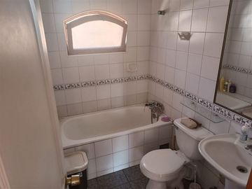 Casa en Venta en Con Avenida Padre Hurtado