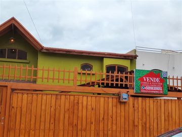 Casa en Venta en Con Avenida Padre Hurtado