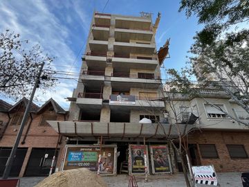 Departamento en Villa Urquiza con Balcon y Cochera