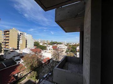 Departamento en Villa Urquiza con Balcon y Cochera