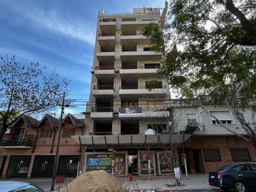 Departamento en Villa Urquiza con Balcon y Cochera