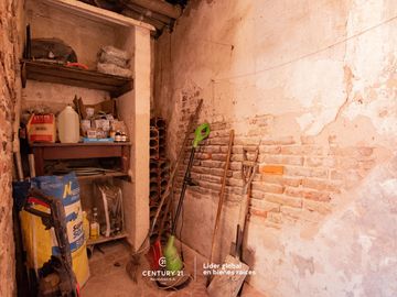 VENDO CASA A RECICLAR EN FISHERTON 2 DORMITORIOS
