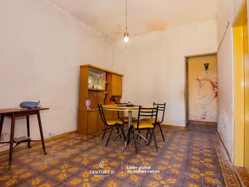 VENDO CASA A RECICLAR EN FISHERTON 2 DORMITORIOS