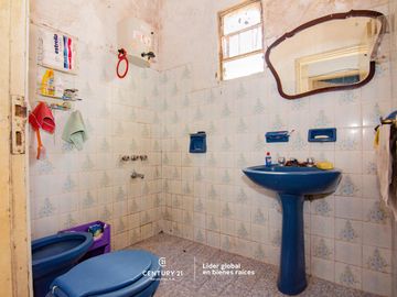 VENDO CASA A RECICLAR EN FISHERTON 2 DORMITORIOS