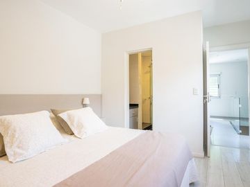 venta casa de 3 dormitorios con terraza y cochera en arroyito