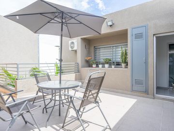 venta casa de 3 dormitorios con terraza y cochera en arroyito