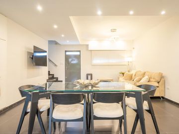 venta casa de 3 dormitorios con terraza y cochera en arroyito