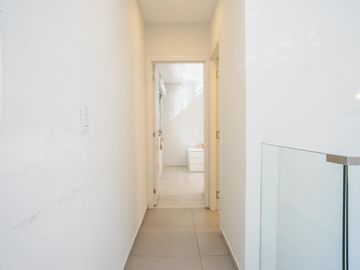 venta casa de 3 dormitorios con terraza y cochera en arroyito