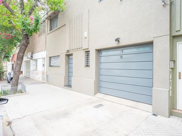 venta casa de 3 dormitorios con terraza y cochera en arroyito