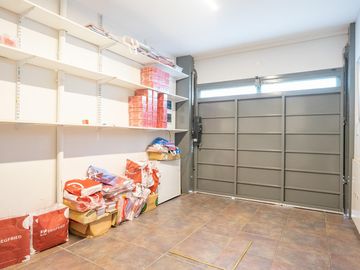venta casa de 3 dormitorios con terraza y cochera en arroyito
