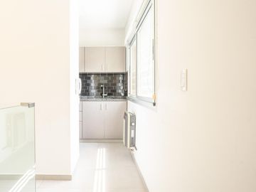 venta casa de 3 dormitorios con terraza y cochera en arroyito