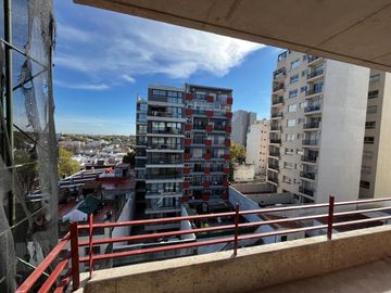 Departamento en Villa Urquiza con Balcon y Cochera