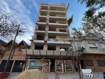 Departamento en Villa Urquiza con Balcon y Cochera